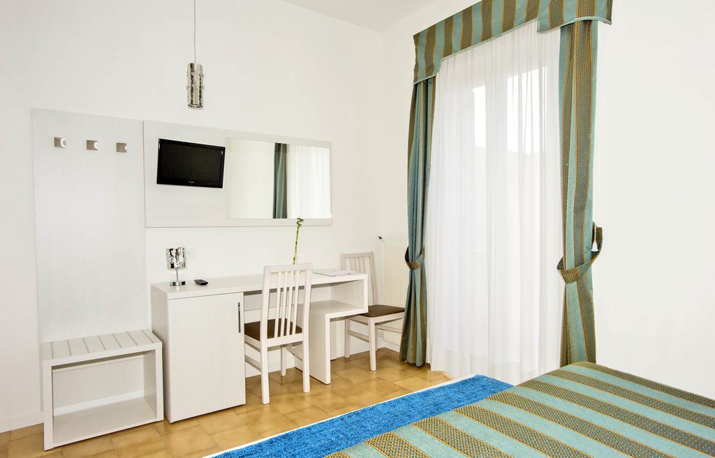 Hotel Lucerna Кастильоне-делла-Пеская Экстерьер фото