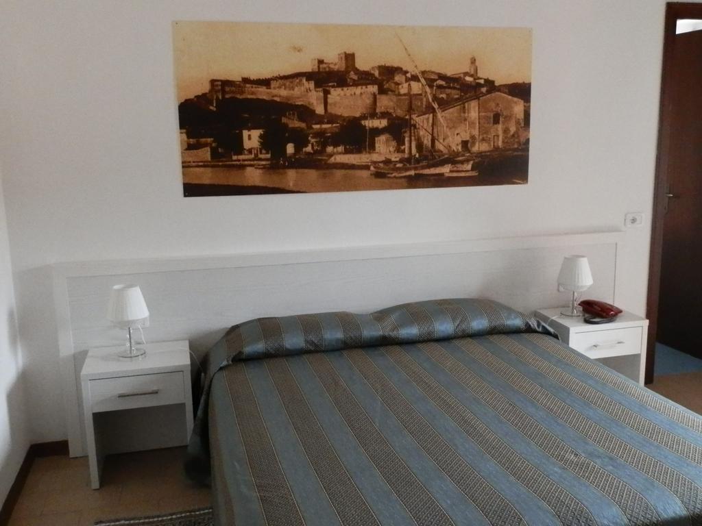 Hotel Lucerna Кастильоне-делла-Пеская Экстерьер фото